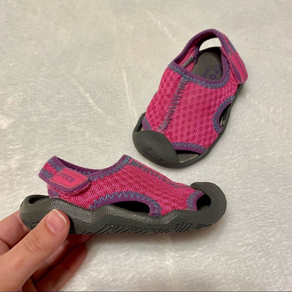 Crocs Kids' Swiftwater Sandal | Water Shoes | Slip On Kids' Sandals